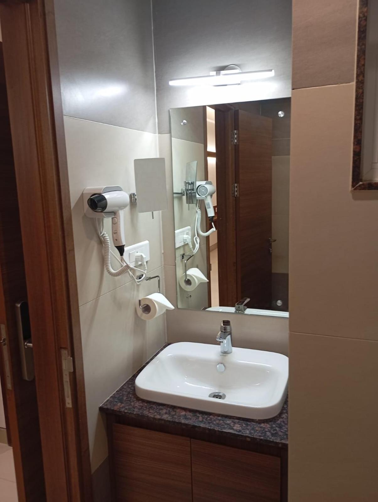 Highland Hotel بنغالور المظهر الخارجي الصورة